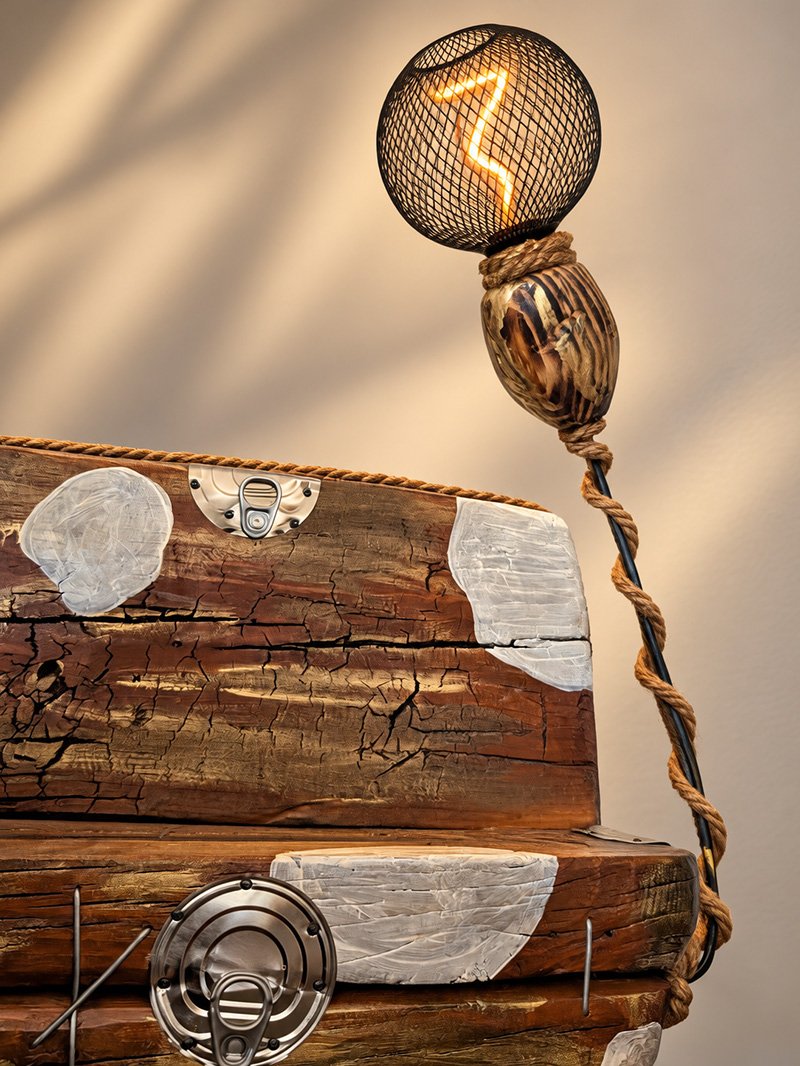 Doña Lucía – handgemaakte sculpturale bijzettafel met verlichting